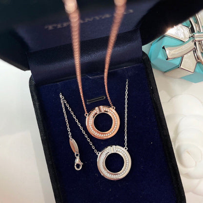 [Hyrra Jewelry]DIAMOND AND MOTHER OF PEARL CIRCLE PENDANT