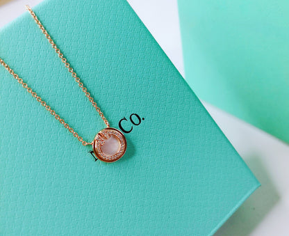 [Hyrra Jewelry]DIAMOND AND MOTHER PEARL CIRCLE NECKLACE PENDANT