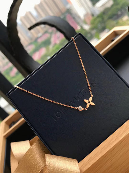 [⭐Hyrra Jewelry]BLOSSOM PENDANT PINK GOLD AND DIAMOND