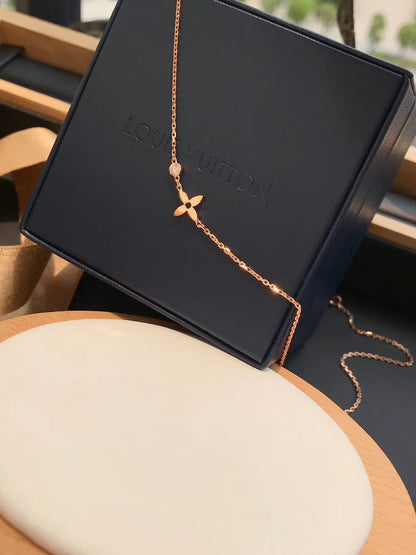 [⭐Hyrra Jewelry]BLOSSOM PENDANT PINK GOLD AND DIAMOND