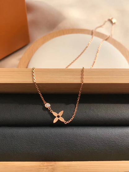 [⭐Hyrra Jewelry]BLOSSOM PENDANT PINK GOLD AND DIAMOND