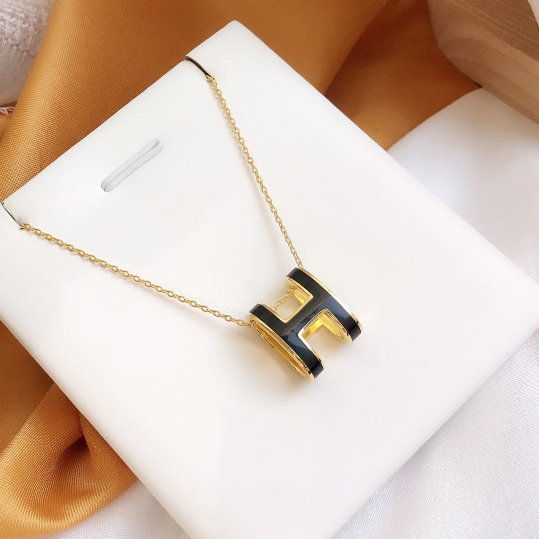 [⭐Hyrra Jewelry]HM CLIC BLACK ENAMEL GOLD NECKLACE