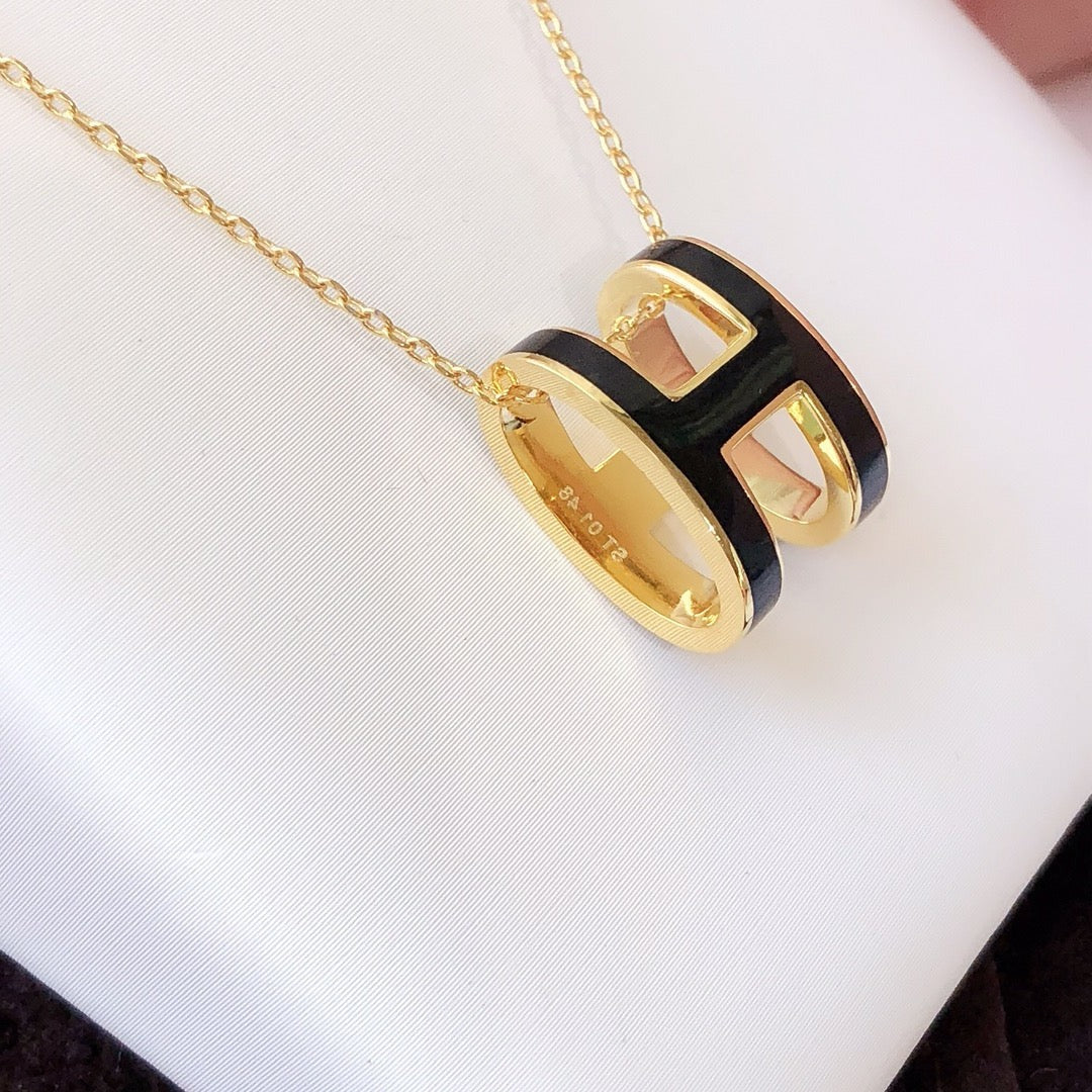 [⭐Hyrra Jewelry]HM CLIC BLACK ENAMEL GOLD NECKLACE