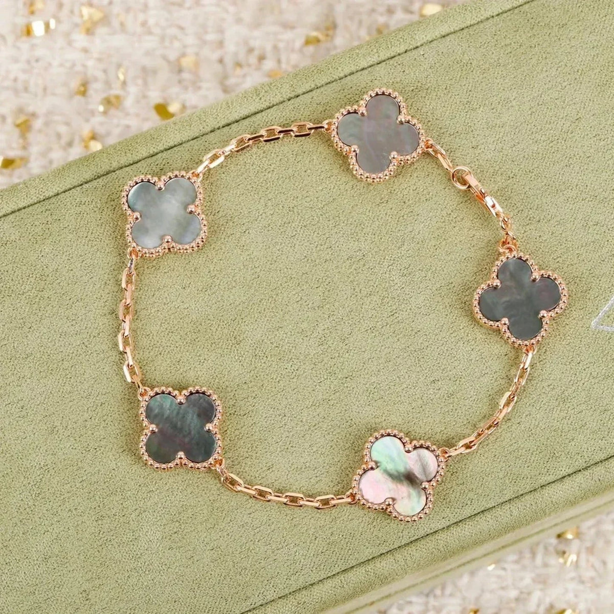 [⭐Hyrra Jewelry] CLOVER 5 MOTIF GRAY MOP BRACELET COLLECTION
