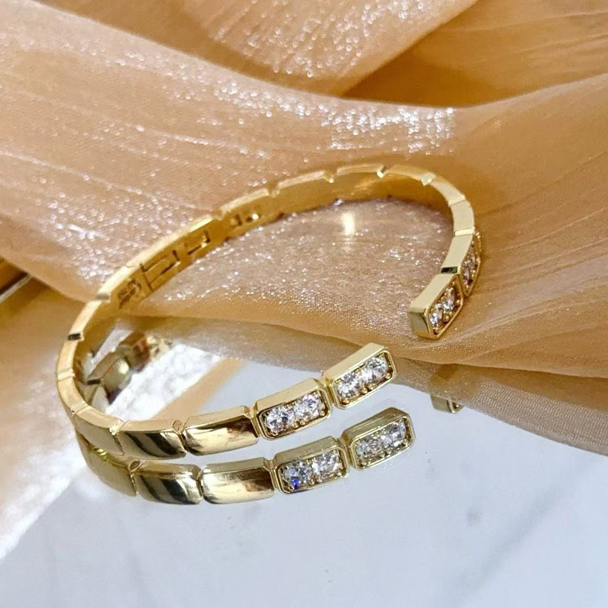 [⭐Hyrra Jewelry jewelrys]LOVE DIAMOND OPEN  BRACELET