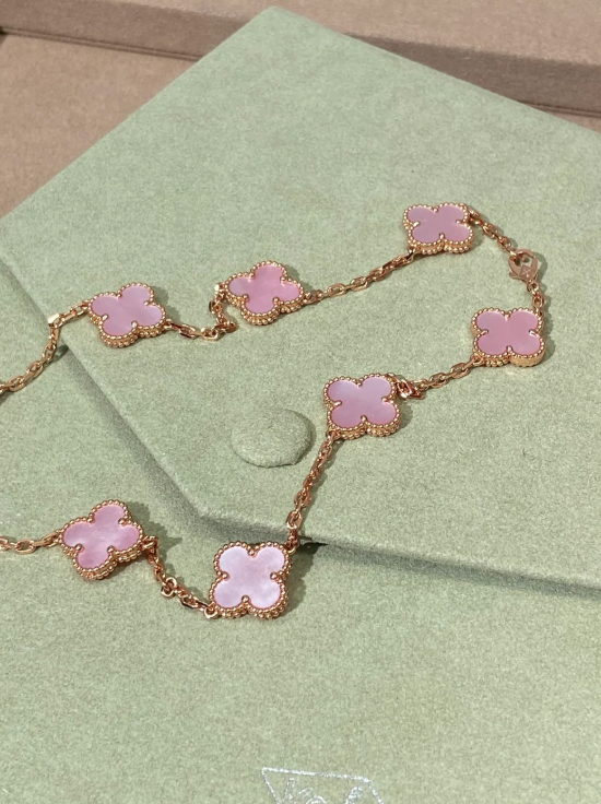 [⭐Hyrra Jewelry Jewellery] Pink Necklace with Ten Clover Designs