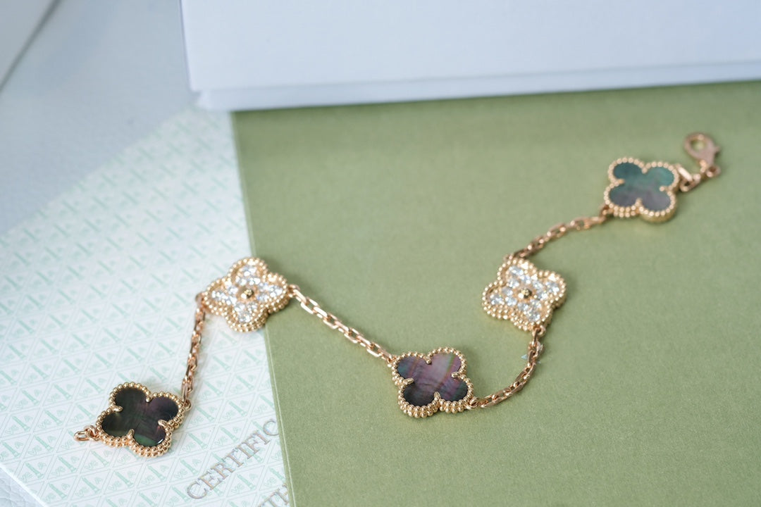 [⭐Hyrra Jewelry] CLOVER 5 MOTIF GRAY MOP BRACELET COLLECTION