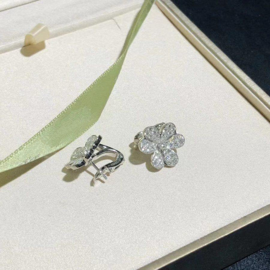 [⭐Hyrra Jewelry]FRIVOLE SILVER FLOWER DIAMOND EARRINGS