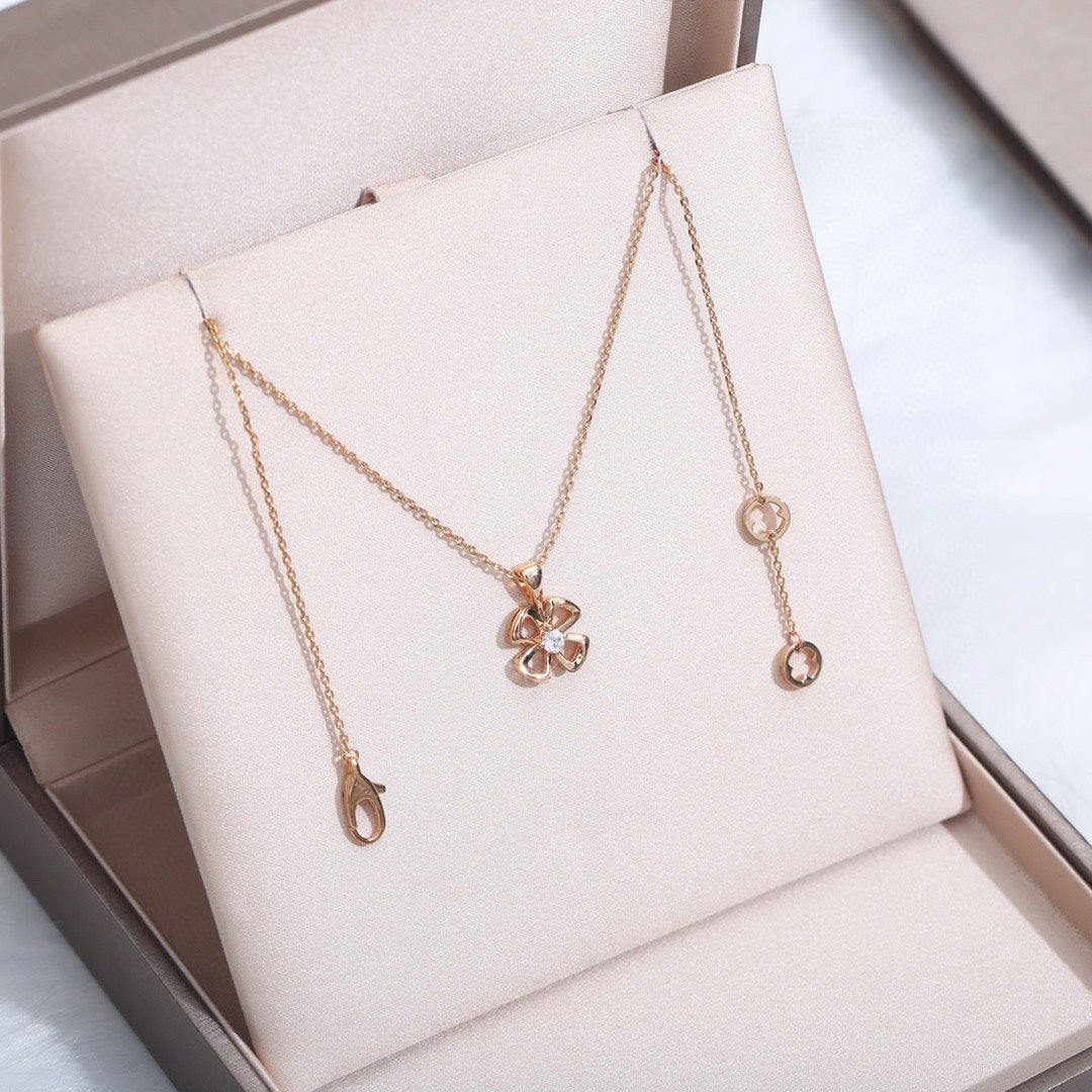 [⭐Hyrra Jewelry]FIOREVER NECKLACE DIAMOND CENTER