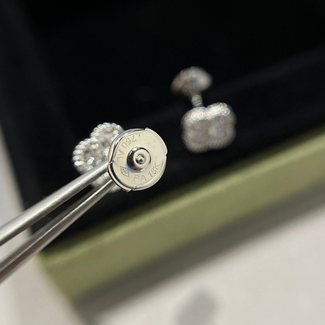 [⭐Hyrra Jewelry]CLOVER MINI DIAMOND STUD EARRINGS