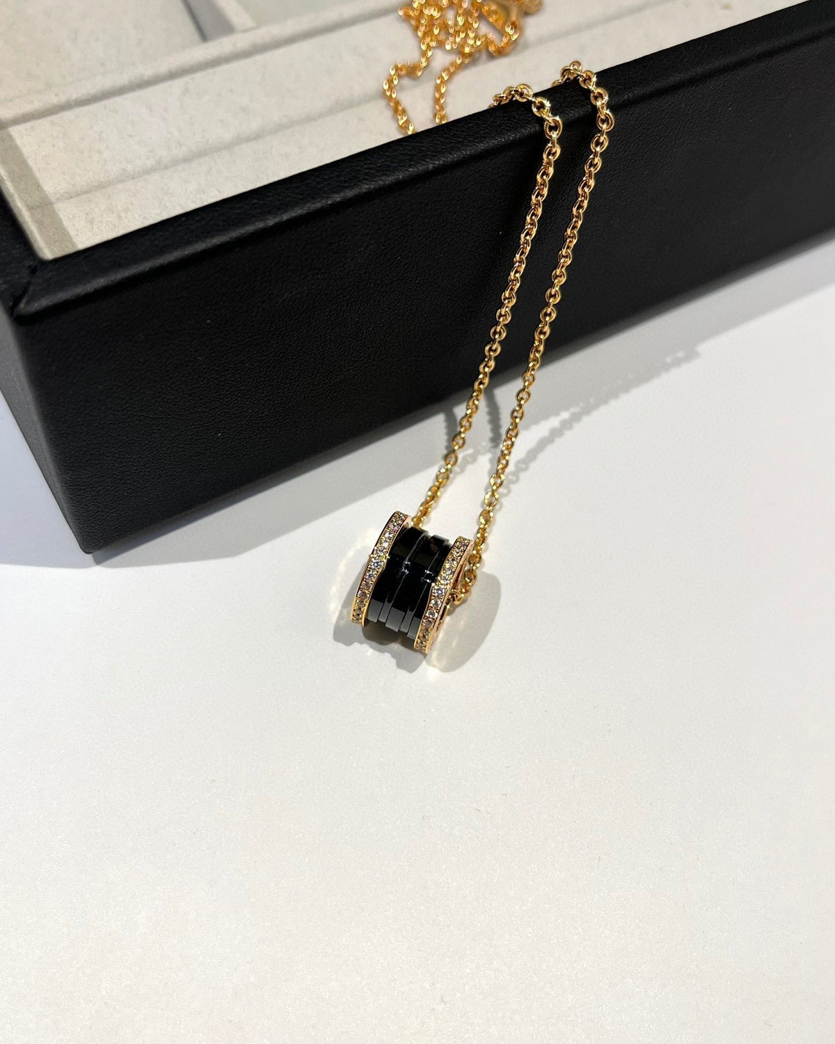 [⭐Hyrra Jewelry]ZERO 1 BLACK CERAMIC DIAMOND PINK GOLD NECKLACE