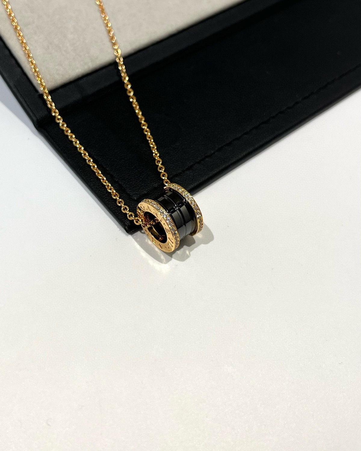 [⭐Hyrra Jewelry]ZERO 1 BLACK CERAMIC DIAMOND PINK GOLD NECKLACE